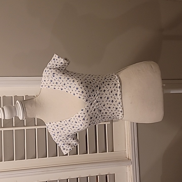 NWOT Brandy Melville John Galt Flowered Knit Cropped Top - Picture 3 of 8